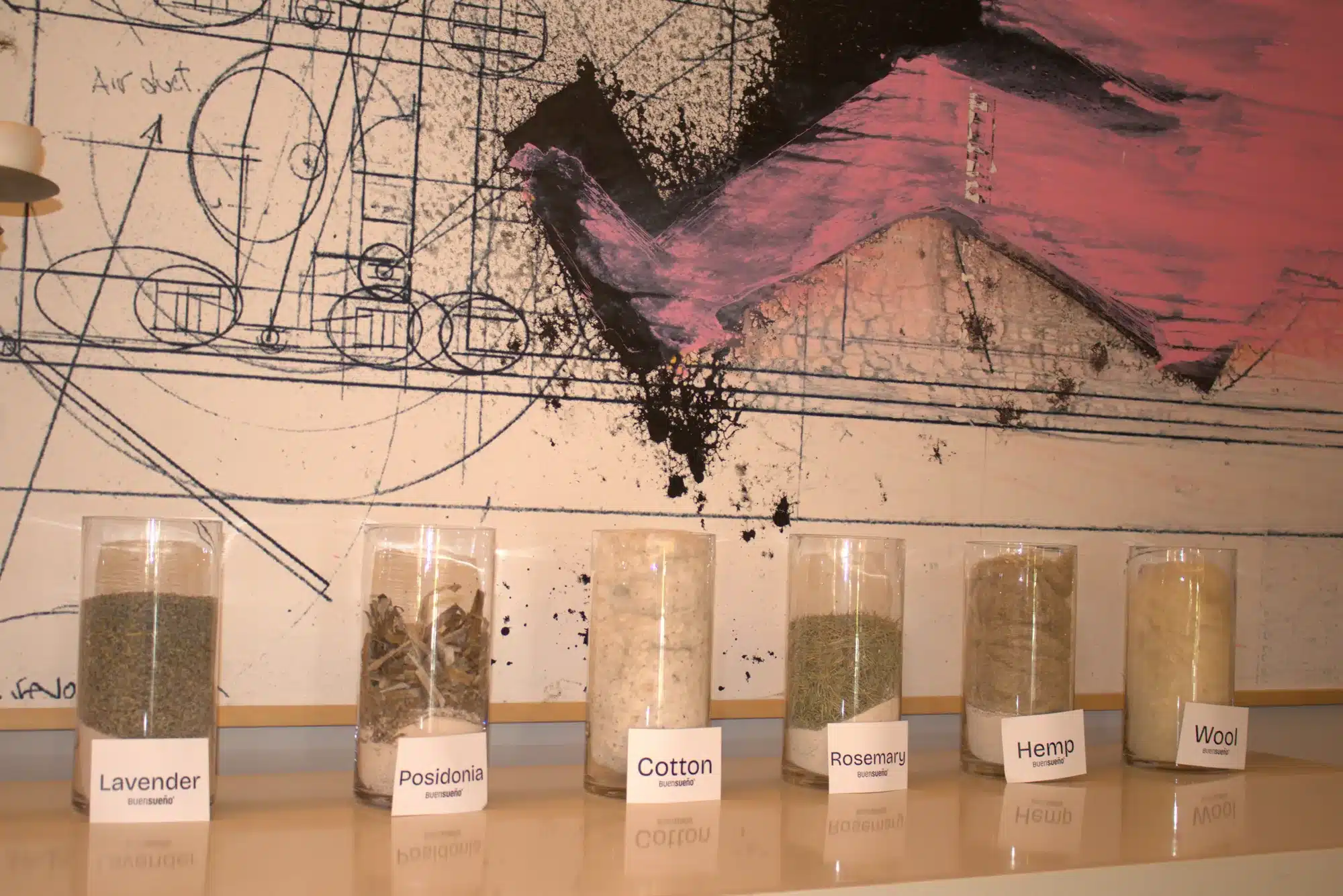 Probetas con lavanda, posidonia, algodón, romero, cáñamo y lana